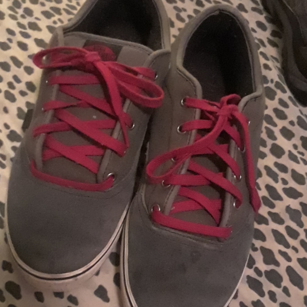 Vans - Picture 2 of 2